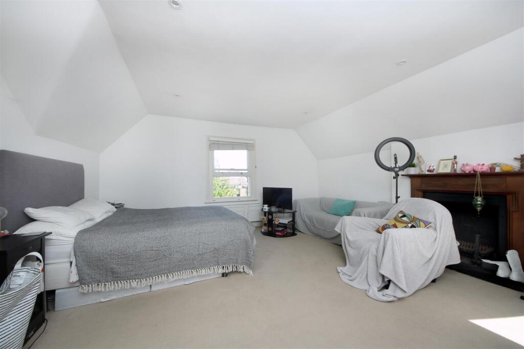 Apartment in London - View 4