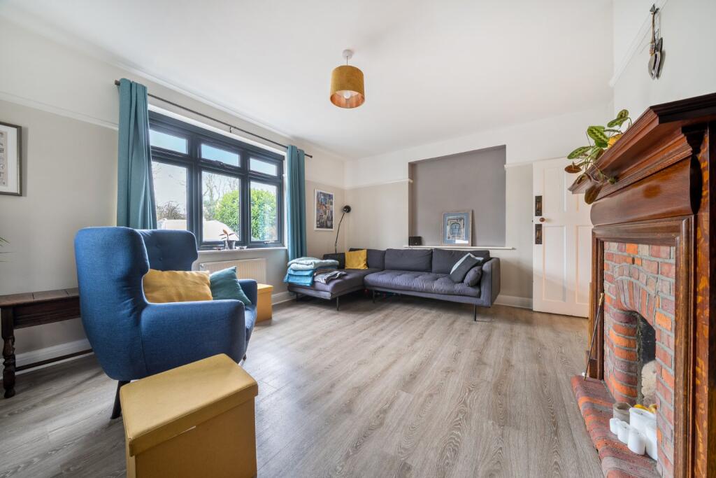 Main image of property: The Common, Flackwell Heath, High Wycombe, Buckinghamshire, HP10