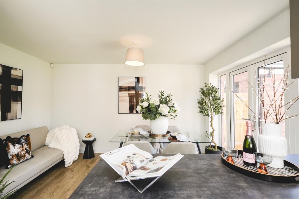 House in Nottingham, Bramcote - View 4