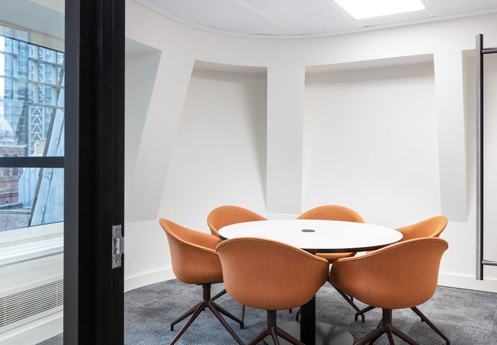 4914b03d356b731390dfdca52224de021gymeetingroom.jpg