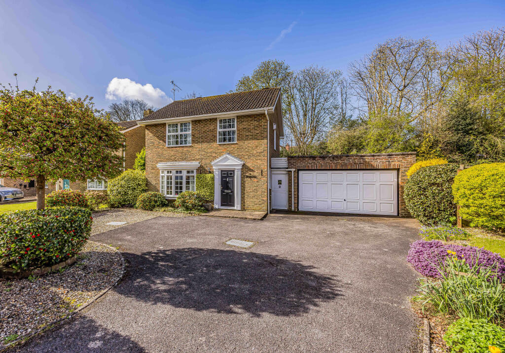 Main image of property: 10 Stanton Drive, Summersdale, Chichester