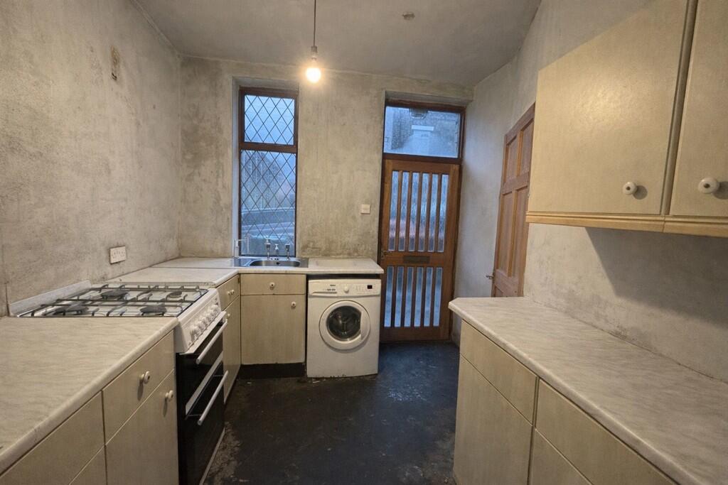 House in Bradford, West Yorkshire - View 3