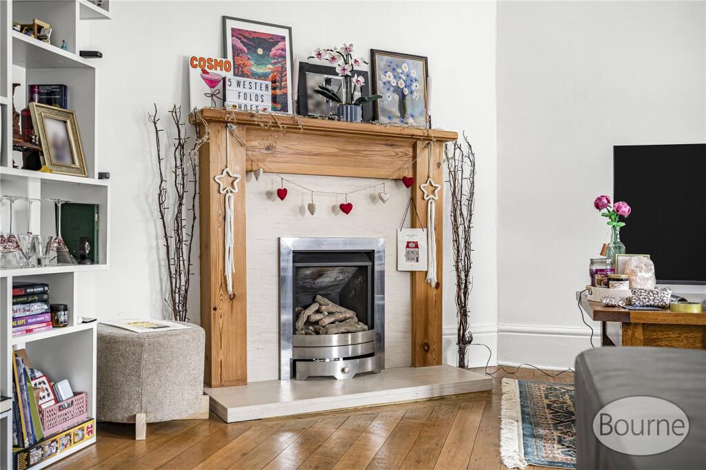 Sandy Lane, Woking, Surrey, GU22 photo 4