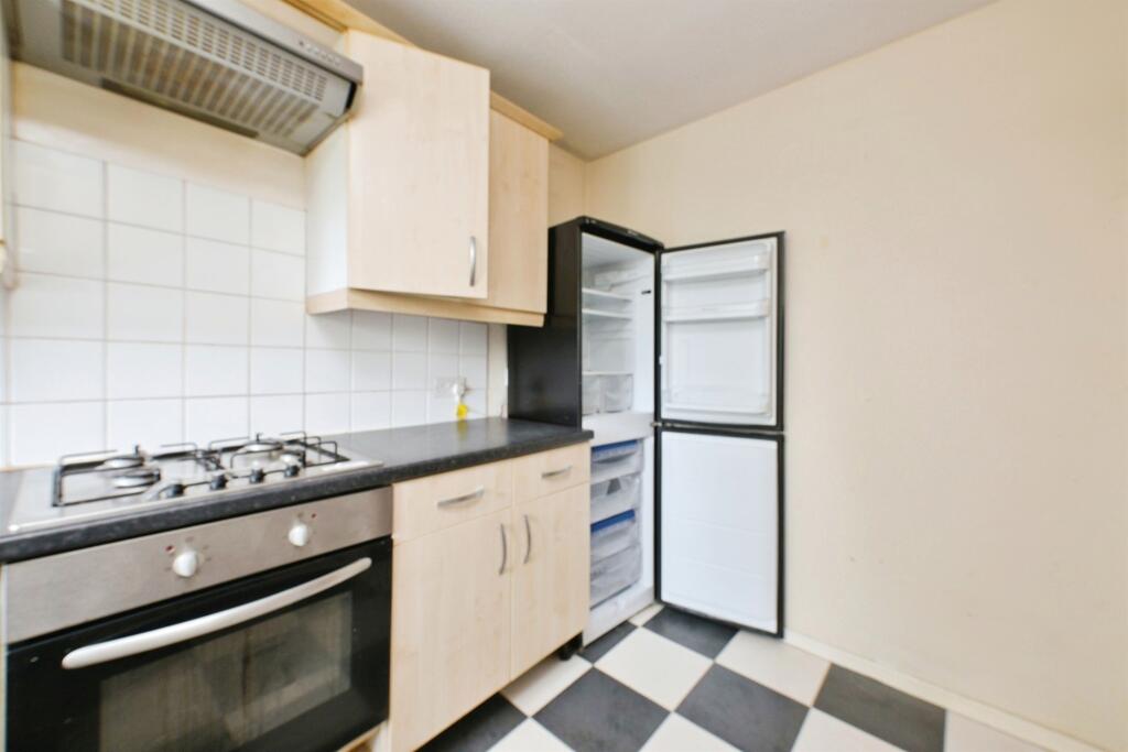 Apartment in Northampton, West Northamptonshire - View 4