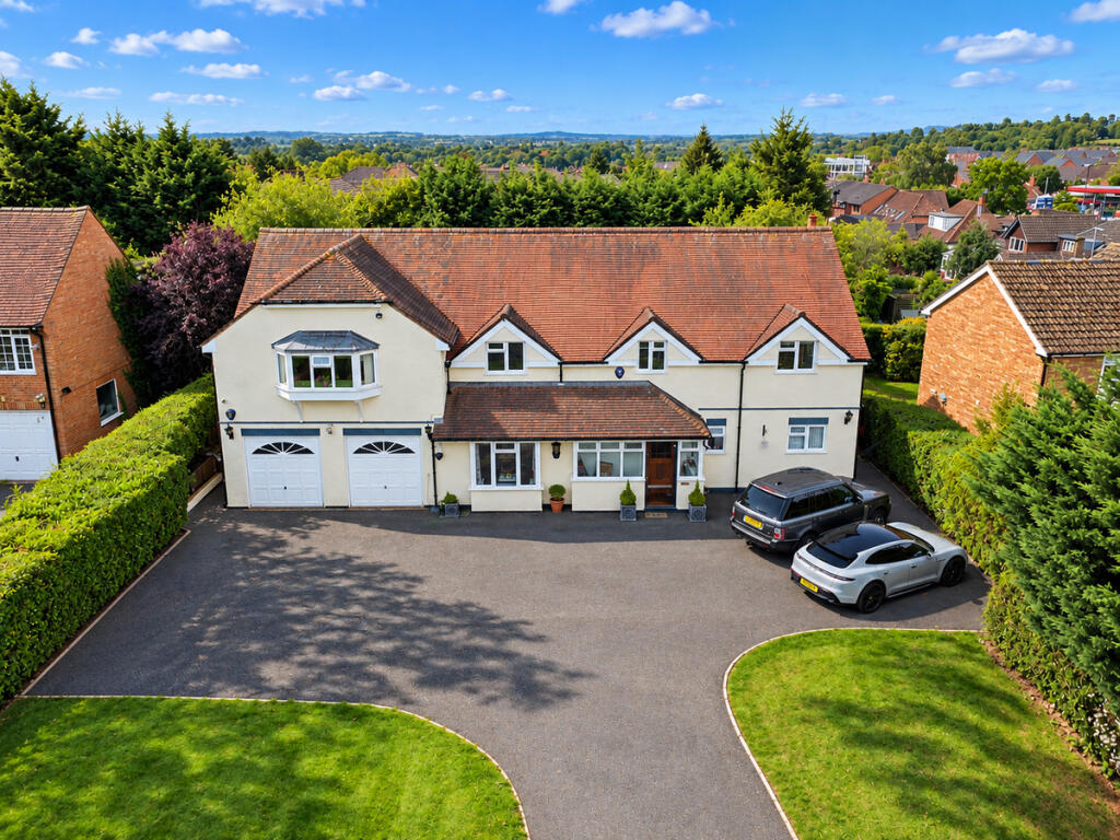 Main image of property: Stratford-upon-avon, Third Acre, 3624 Sq Ft