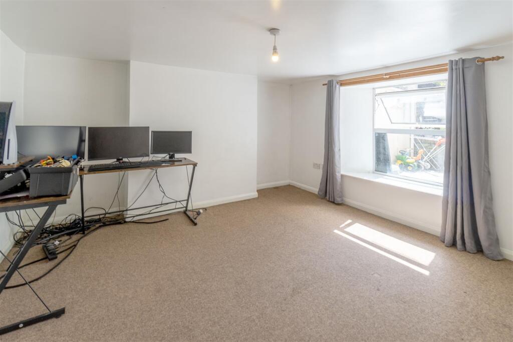 Apartment in Plymouth, Pennycomequick - View 4