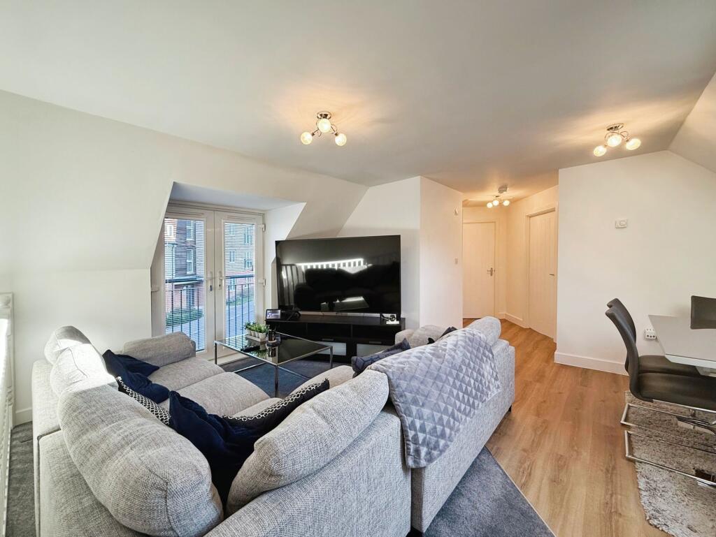 Apartment in Reading - View 3