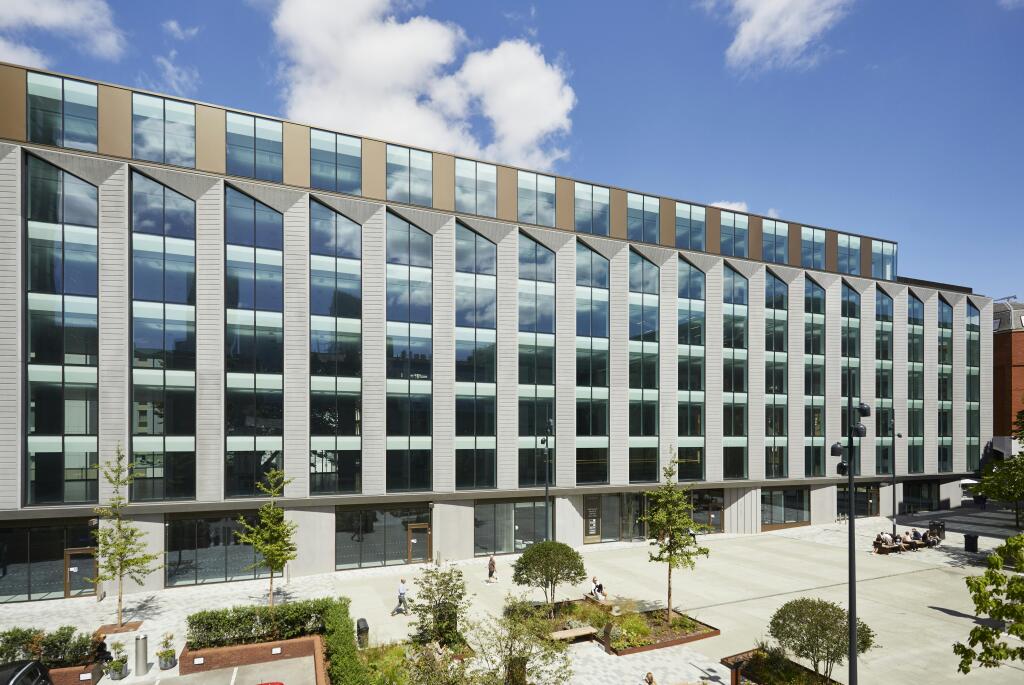 THE LINCOLN_HLA9440_HR.jpg