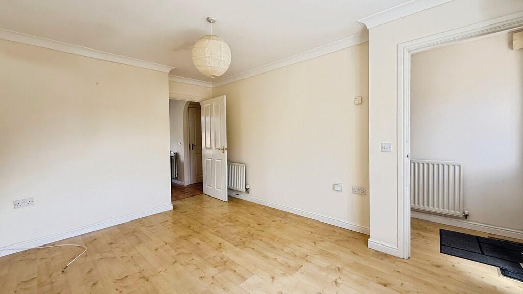 Bramble Drive, Westbury photo 4
