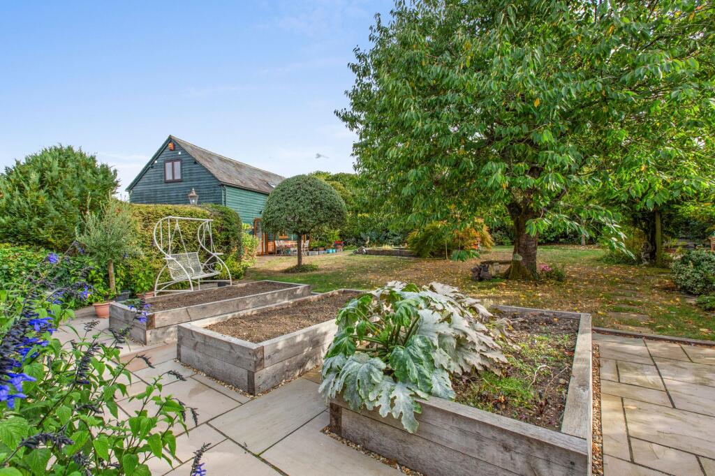 House in Halton, Buckinghamshire - View 4