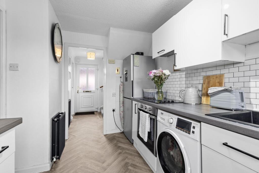 House in Kilmarnock, East Ayrshire - More