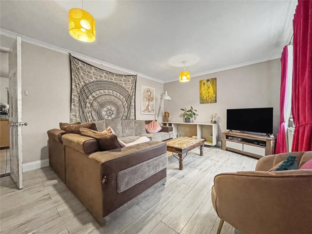 House in Gillingham, Medway - View 3