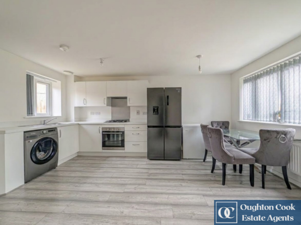 House in Nuneaton and Bedworth, Warwickshire - View 3