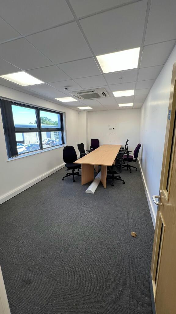 27-28 Stansted Distribution Centre - Boardroom Photo.jpeg