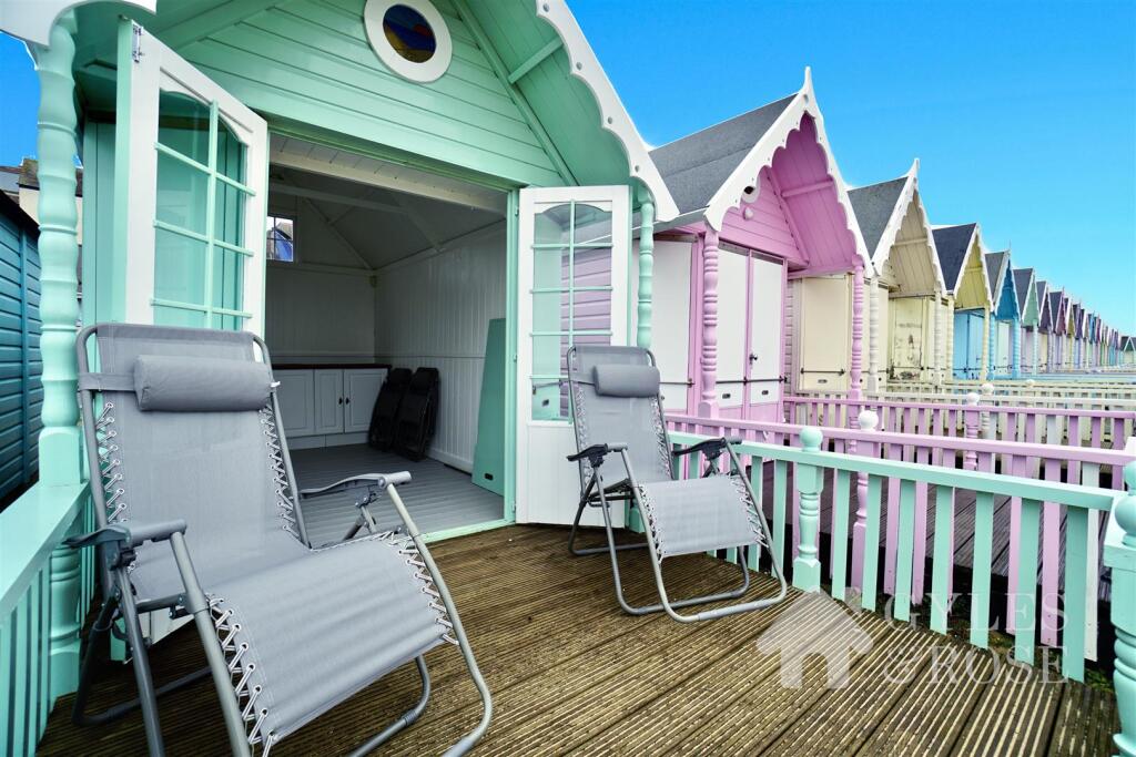 Studio parking on Beach Hut, West Mersea, £49,995