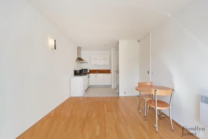 Apartment in London - View 5