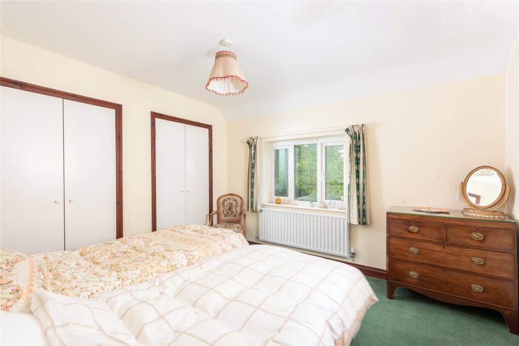 House in Eydon, West Northamptonshire - More