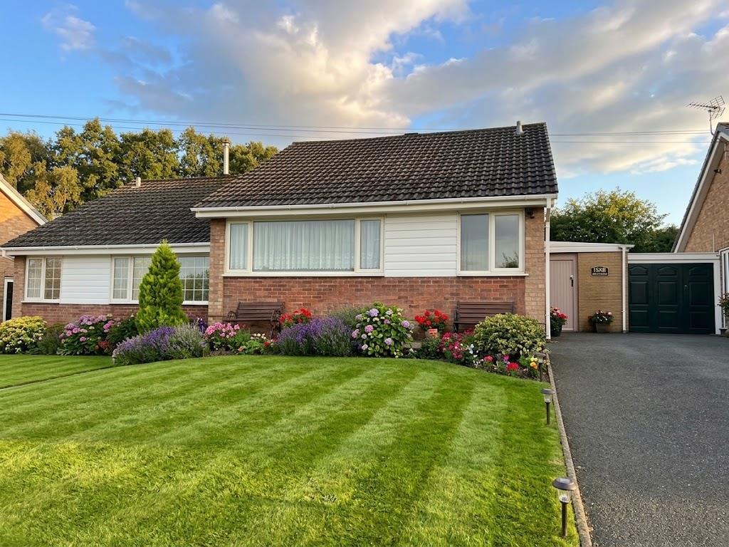 3-bed semi-detached on Underwood, Broseley, £240,000