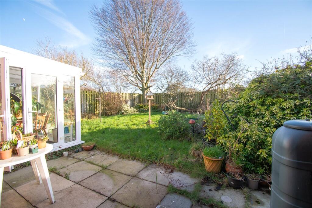 Sunningdale Way, Neston, Cheshire photo 3