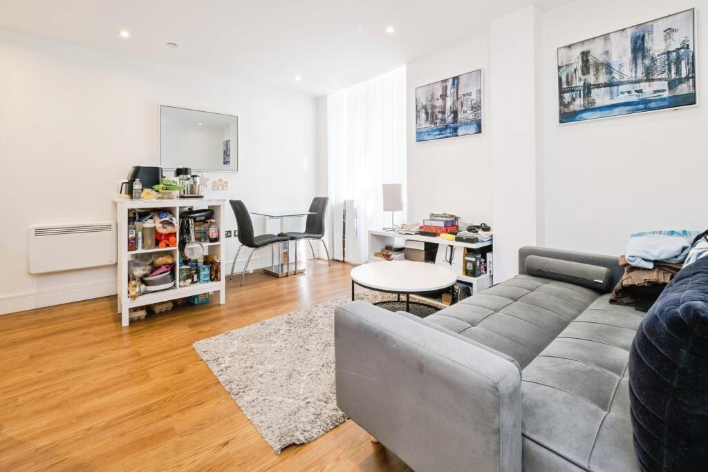 Main image of property: London Road, Romford, RM7