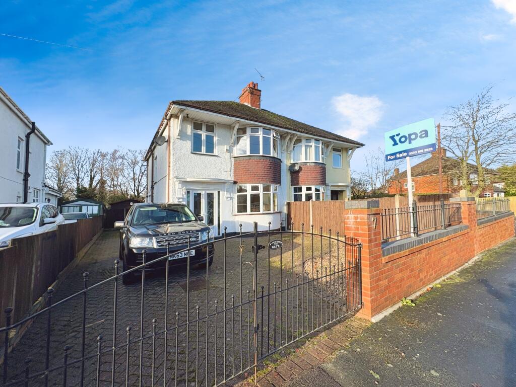 3-bed semi-detached on Greenacres Avenue, Blythe Bridge, Stoke-on-trent, ST11, £230,000