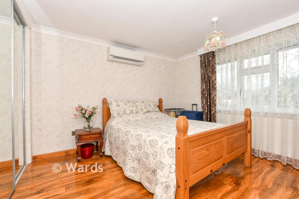 House in Swale, Warden - More