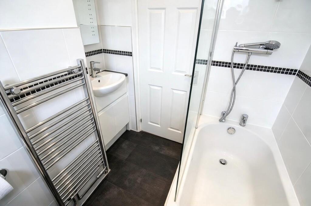 House in Exeter, Cowick, St Thomas - More