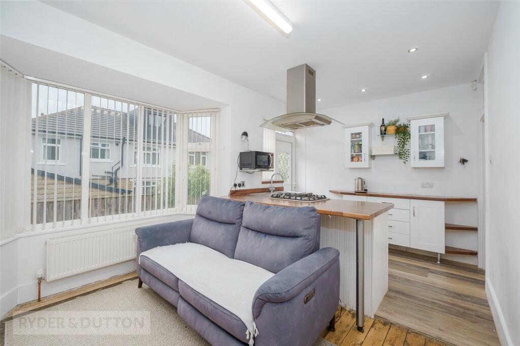 Thornhill Road, Marsh, Huddersfield, West Yorkshire, HD3 photo 4
