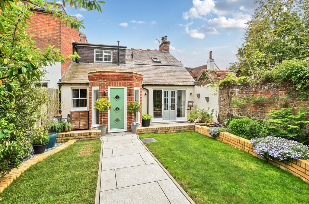 Main image of property: Wykeham Place, Fareham, Hampshire, PO16