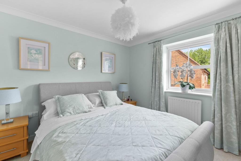 St. Dunstans Close, Monks Risborough, HP27 - View 6