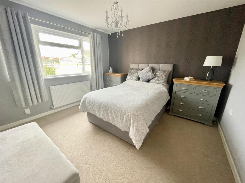 Haydon View Road, Swindon photo 3