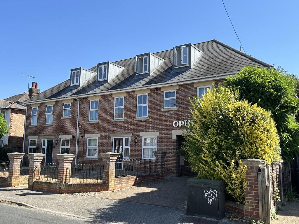 Main image of property: Flat 10, 91 Parliament Road, Ipswich, Suffolk IP4 5EP