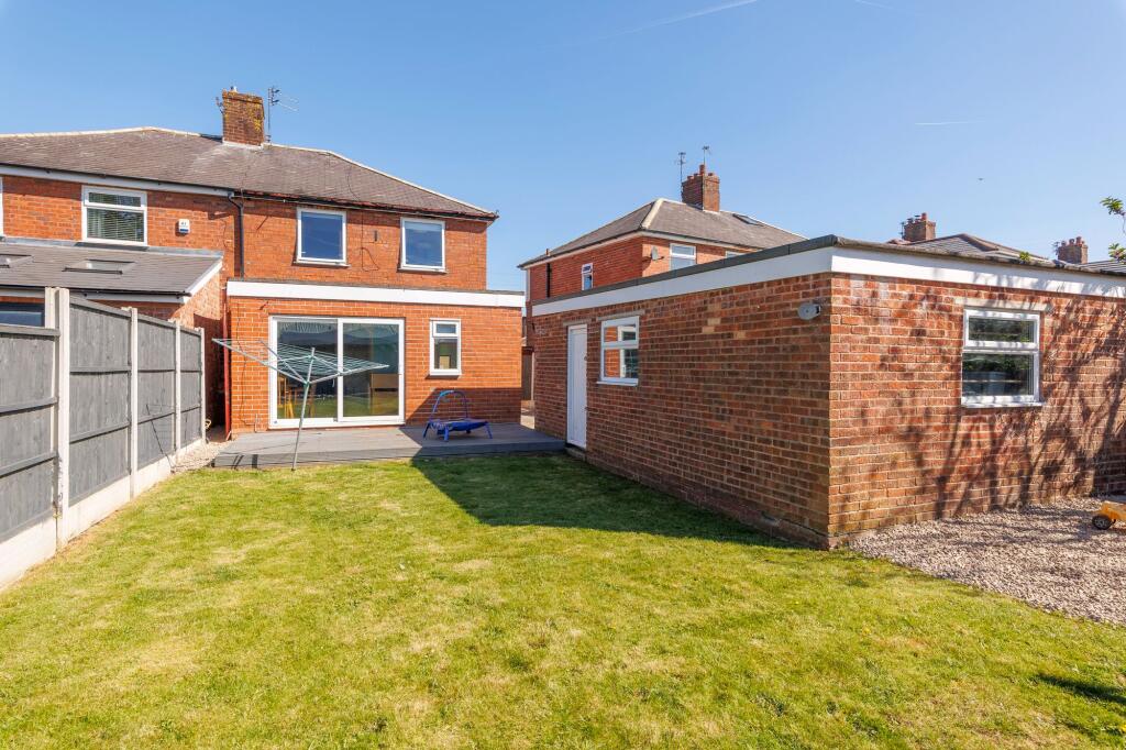 Grosvenor Road, Maghull, L31 photo 3