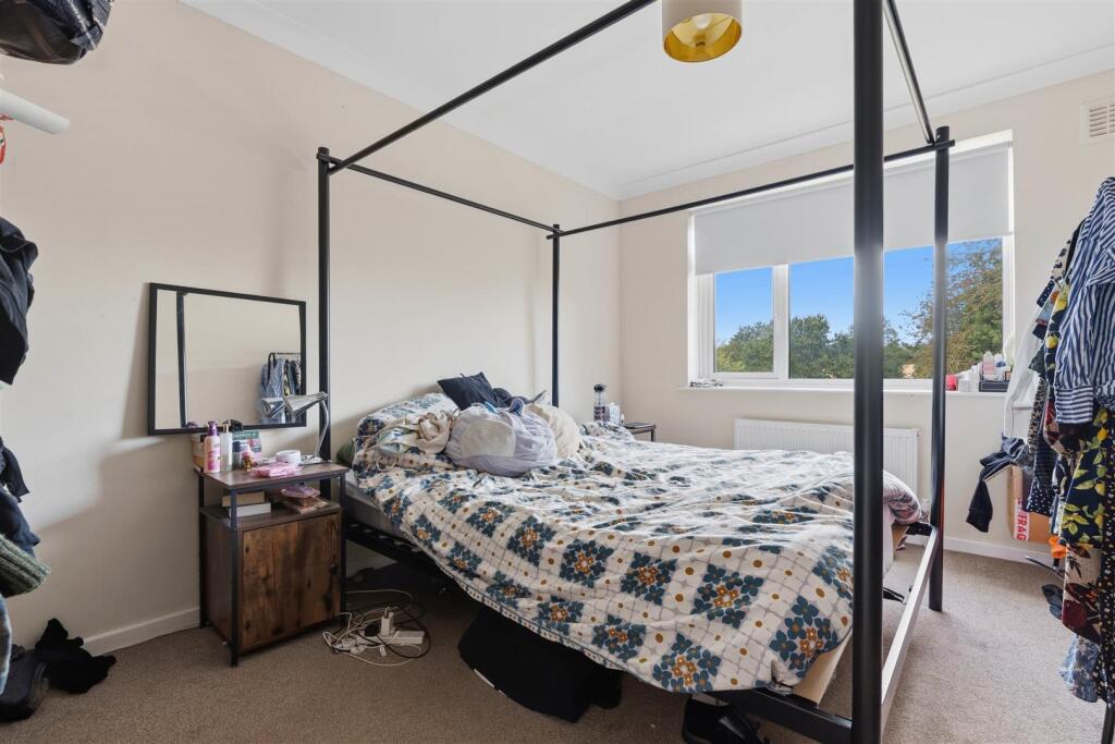 Apartment in Coventry - More