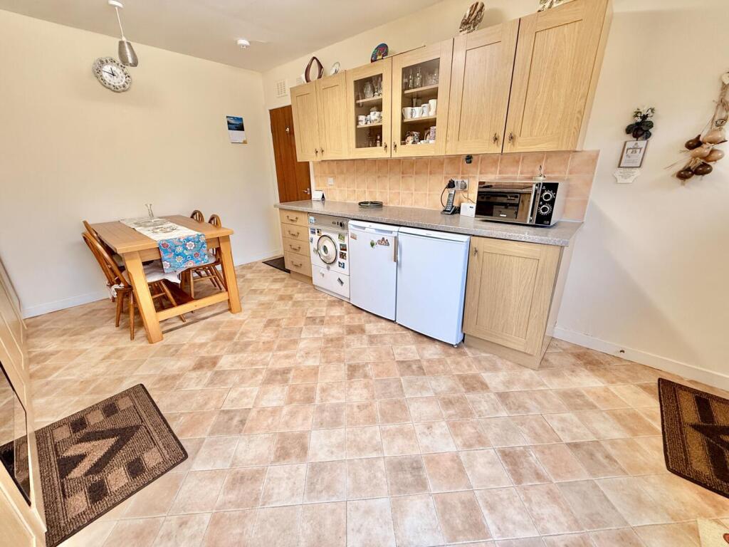 57, Ardneil Court, Ardrossan photo 4