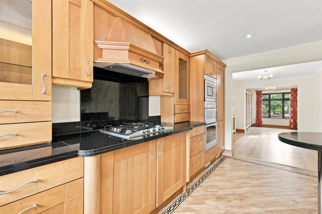 House in Basildon, Billericay - View 5