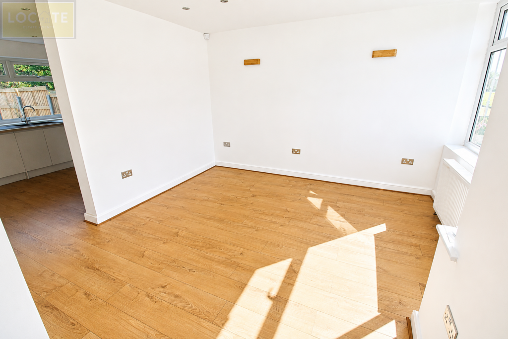 Amersham Close, Urmston, Manchester photo 4