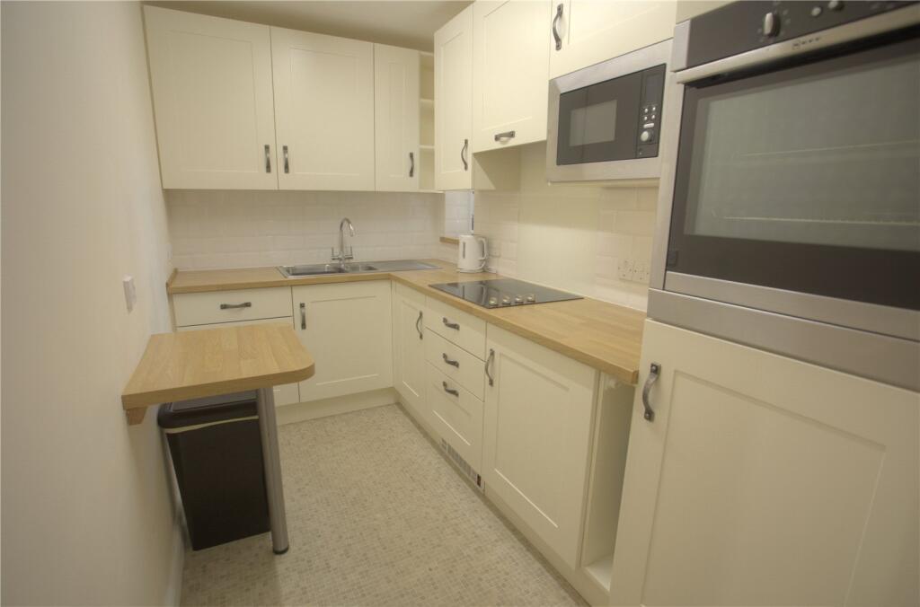 Apartment in Taunton - View 3