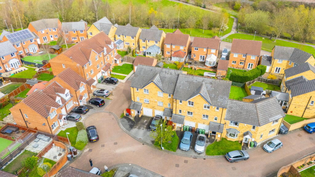 Whyment Close, Churwell, Morley, Leeds LS27 photo 4