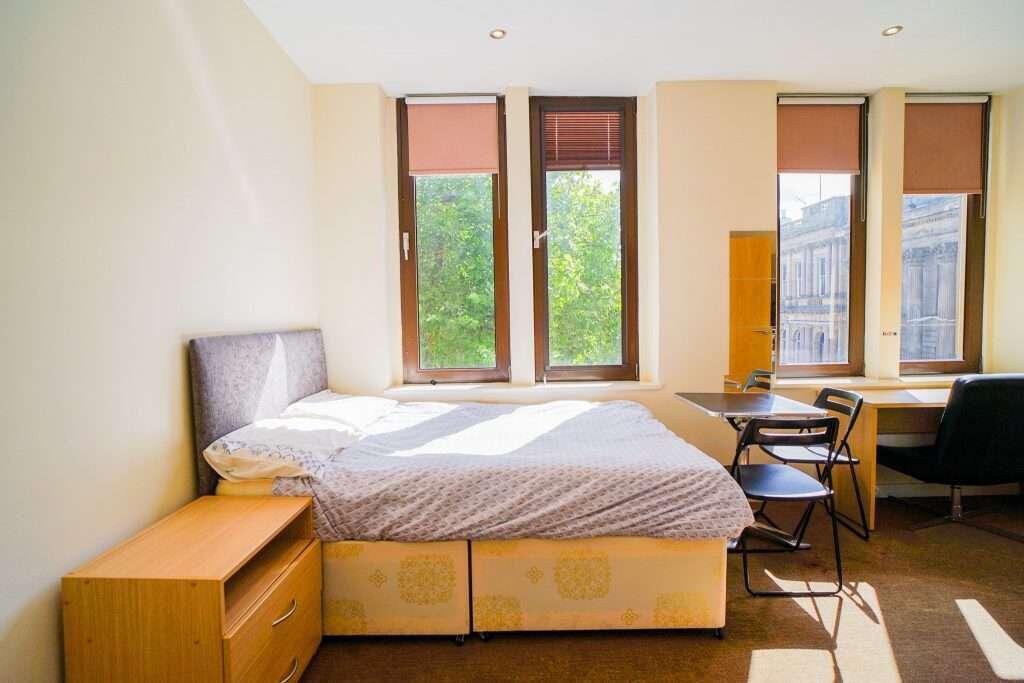 Main image of property: Flat 6, Gladstone Buildings, 1 St James Row, S1 2EU