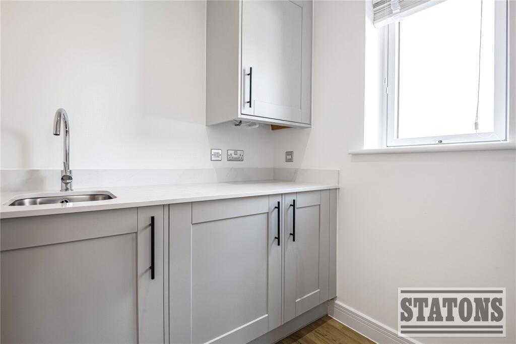 King George's Vale, Coronation Avenue, Cuffley, Potters Bar, EN6 - Meer