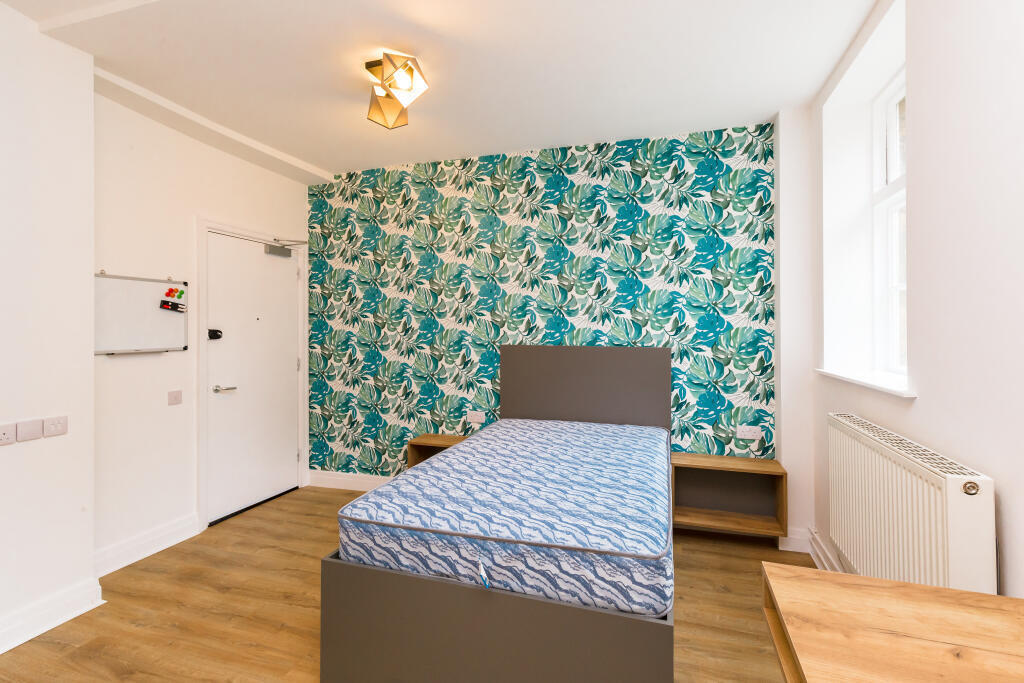 Apartment in Newcastle upon Tyne - View 2