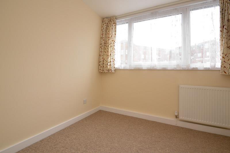 Apartment in Slough - View 5
