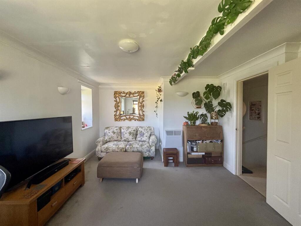 Apartment in Salisbury - View 5