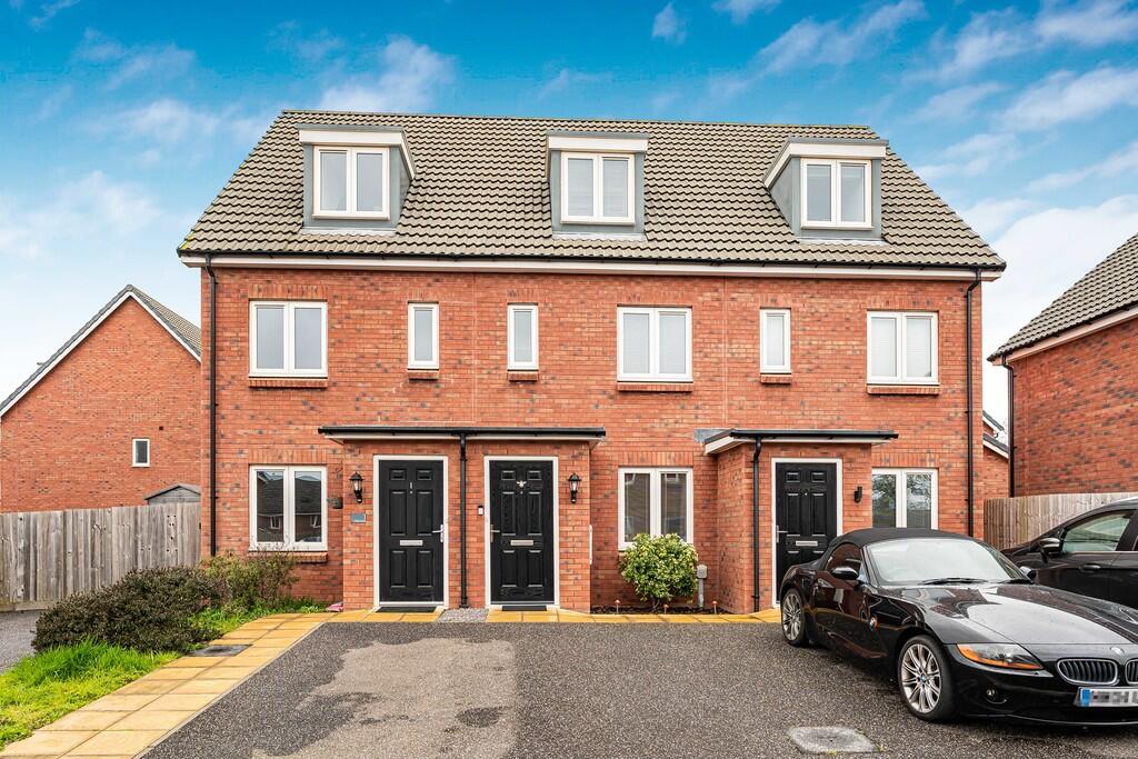 3-bed terraced on Corn Close, Cranbrook, EX5 7HT, £275,000