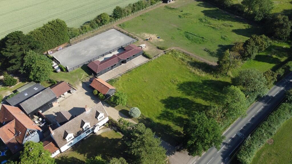SUFFOLK, Stowupland, Near Stowmarket   EQUESTRIAN, LIFESTYLE, FARMHOUSE photo 4