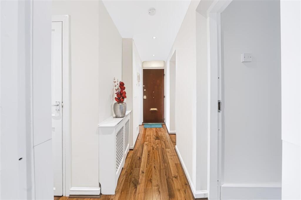 Apartment in London - More