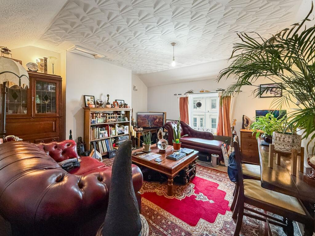 Apartment in Hove, Brighton and Hove - More