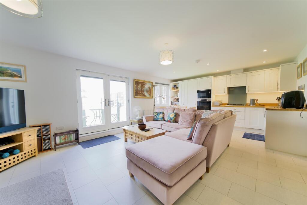 House in Bridport, Dorset - View 2