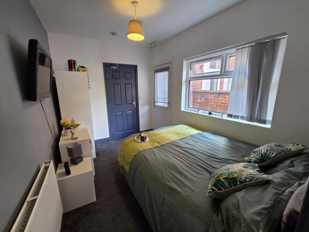 Main image of property: HMO Room 2, Rockingham Road